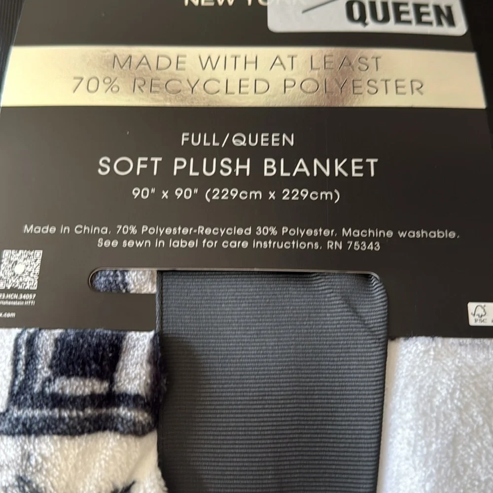 NEW Cynthia Rowley Halloween Haunted House Black & White Full/Queen Throw NWT